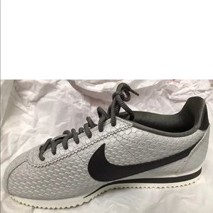 Nike Women Fashion Cortez Sneaker,Size 8B